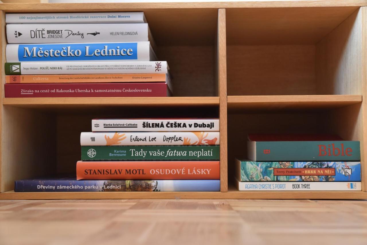 Apartman S Klavirem Lednice Bagian luar foto
