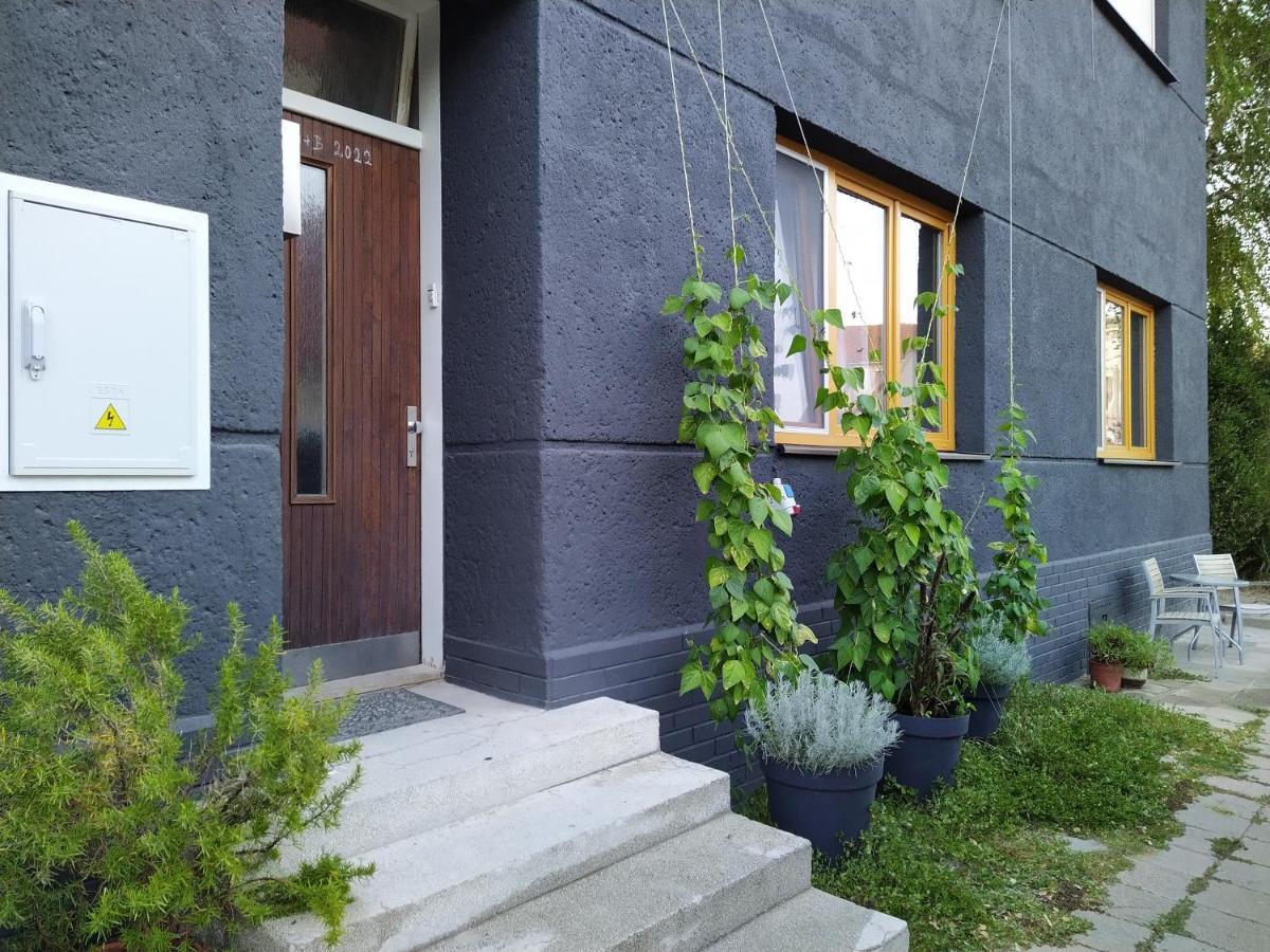 Apartman S Klavirem Lednice Bagian luar foto